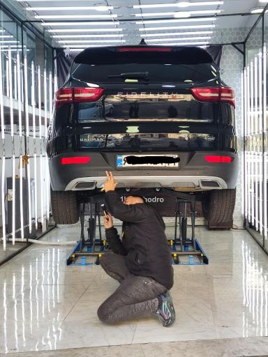 عکس کارشناسی فنی و تشخیص رنگ کیان خودرو