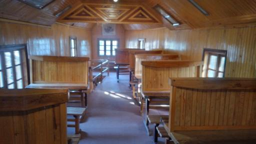 عکس کتابخانه چوبی