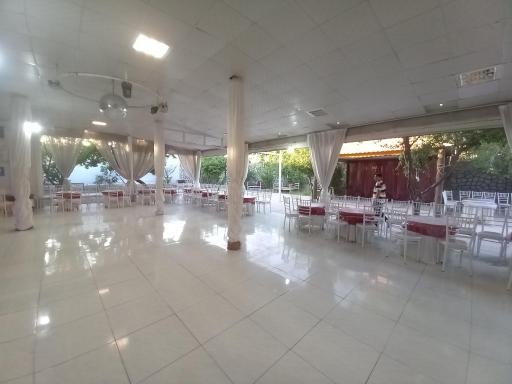 عکس باغسرا و باغ تالار خوشبختی