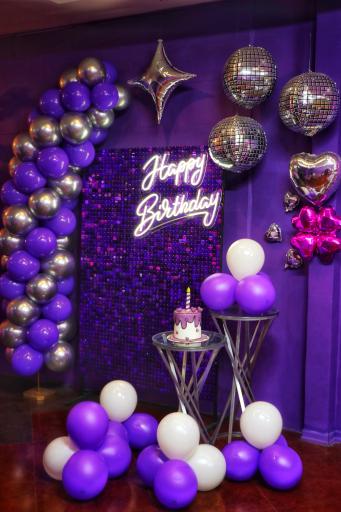 عکس کافی شاپ بنفش