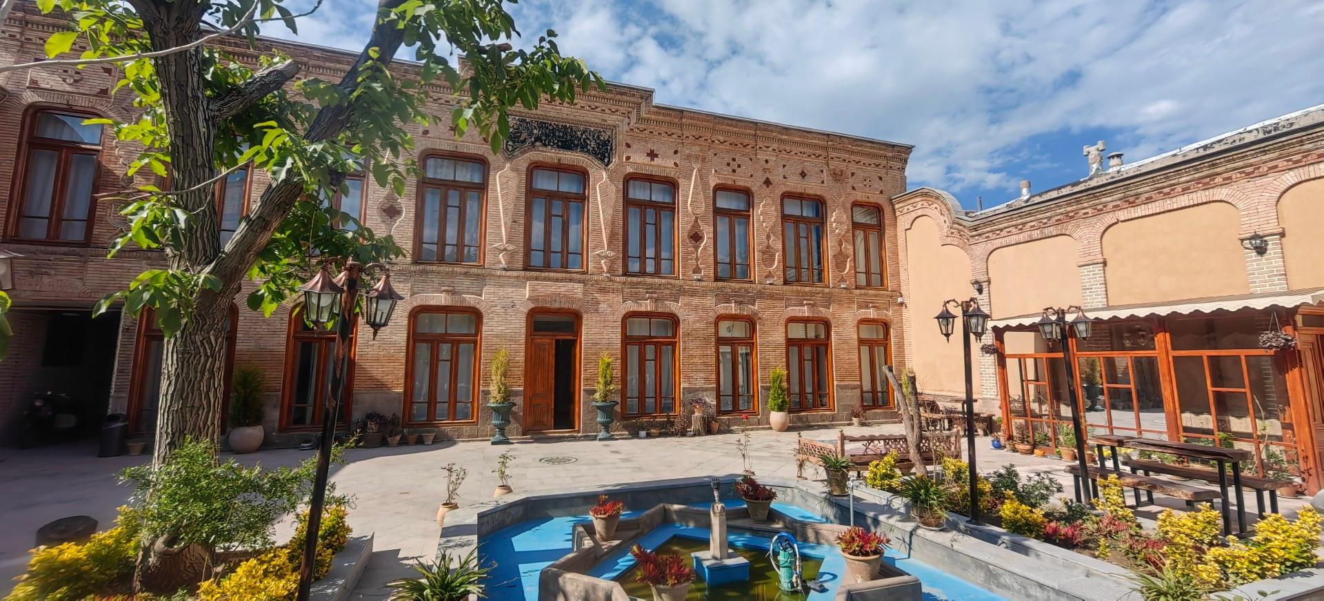 عکس هتل بوتیک جوان تبریز 