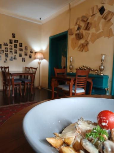 کافه عمارت این خانه