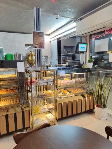 عکس کافه باقلوا باباطاهر 