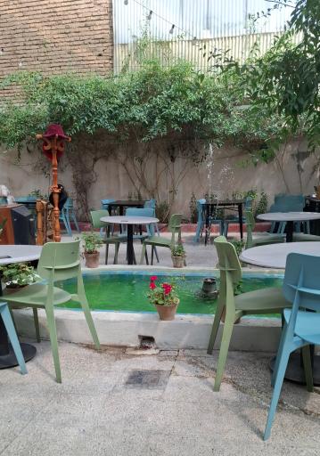 کافه عمارت این خانه