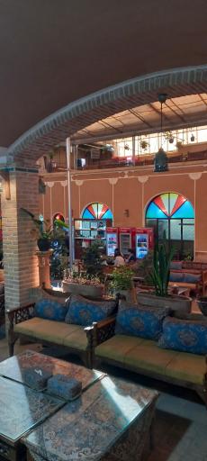 عکس کافه رستوران سنتی ایوان طلایی (سادات اخوی)