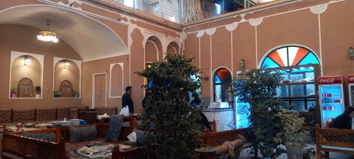 عکس کافه رستوران سنتی ایوان طلایی (سادات اخوی)