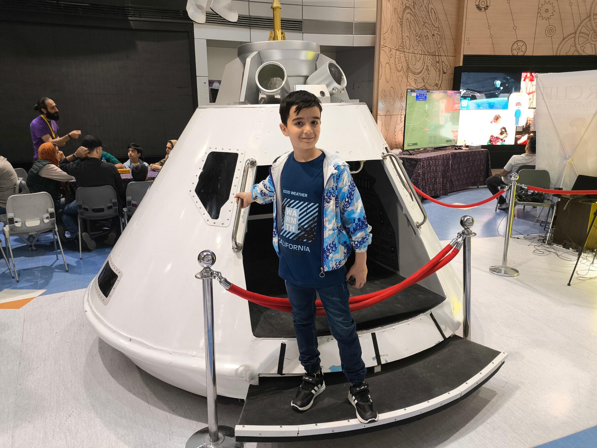 عکس آسمان نمای گنبد مینا (پلانتاریوم)