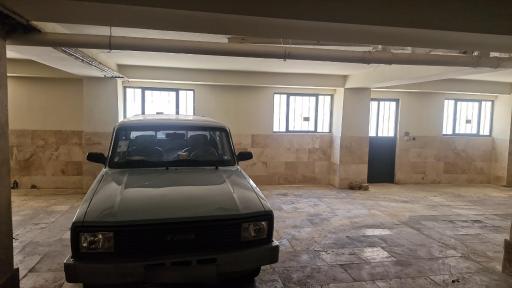 عکس پارکینگ عمومی همسایگان