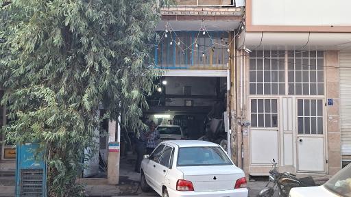 عکس سالن صافکاری و نقاشی حسنی و کاویانی