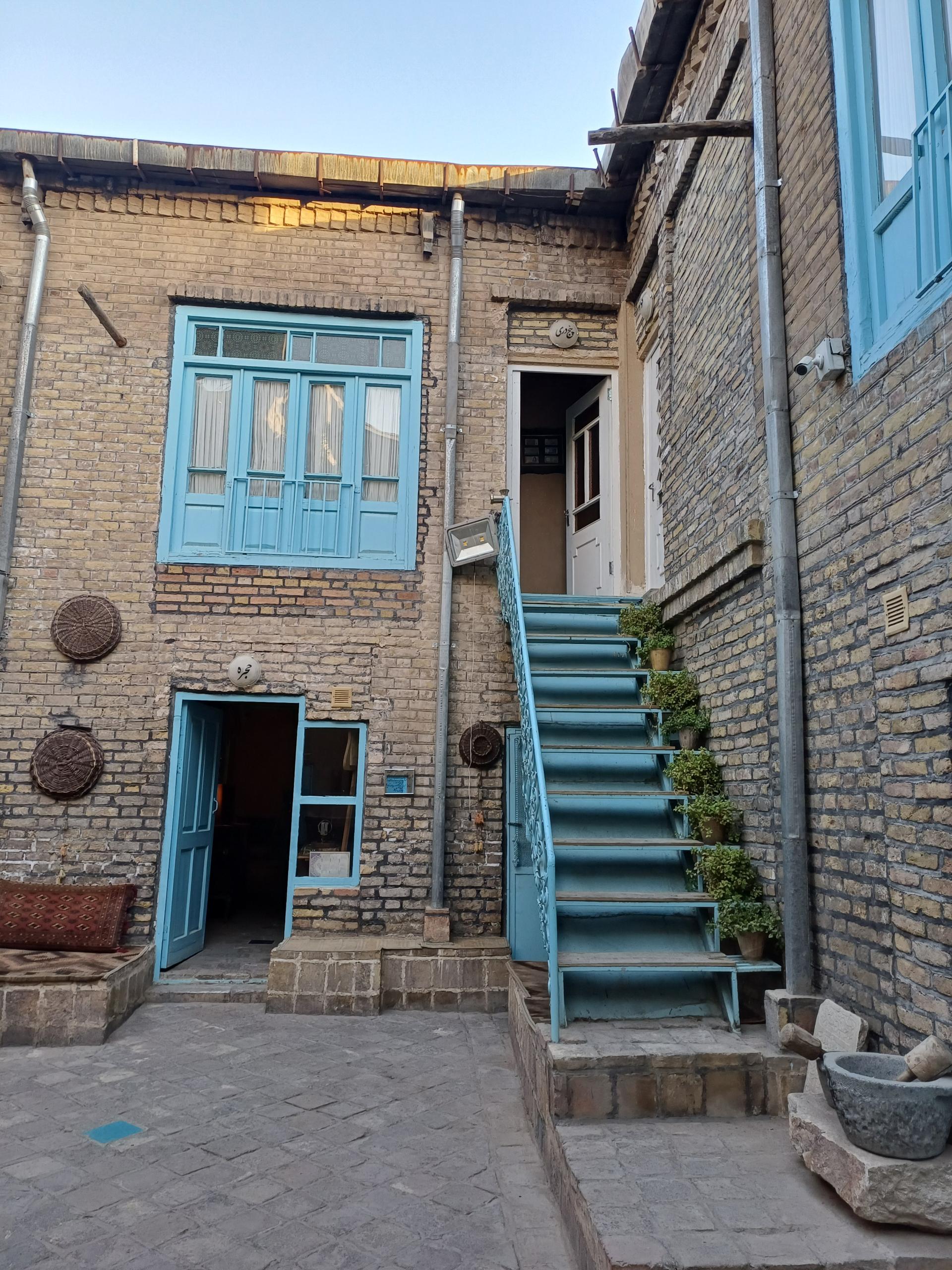 عکس خانه مسافر آشتی کنان