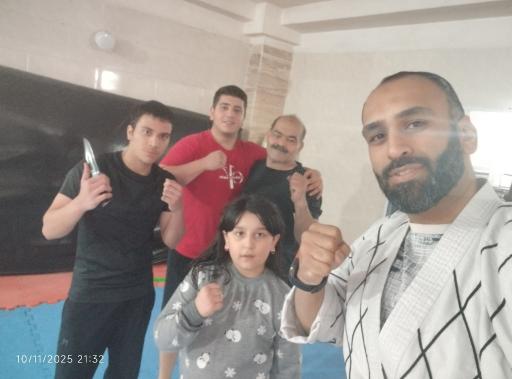 عکس آکادمی دفاع شخصی و کیک بوکسینگ استاد احمدرضا عبدلی 