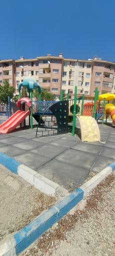 عکس زمین بازی کودکان