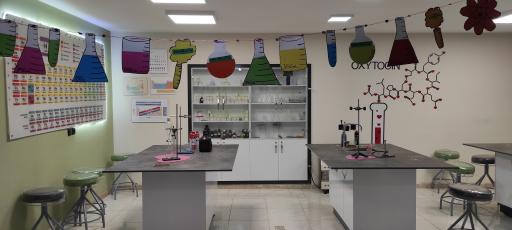 عکس آموزشگاه علمی و کنکور نخبگان موفق