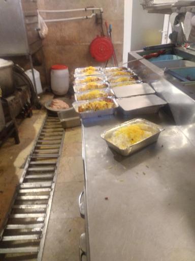 عکس تهیه غذا شمرون