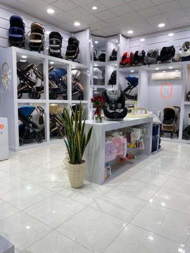 سیسمونی و فروشگاه مامی لند