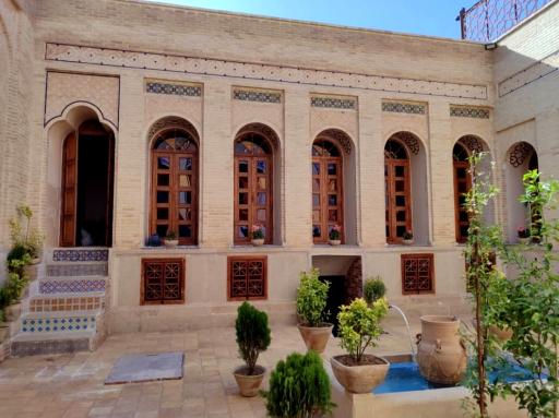 عکس عمارت وکیل الدوله