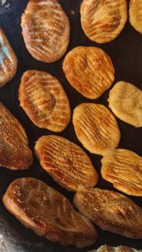 عکس کلوچه پزی احمدی