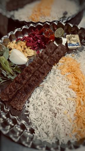 عکس باغ رستوران پیانو