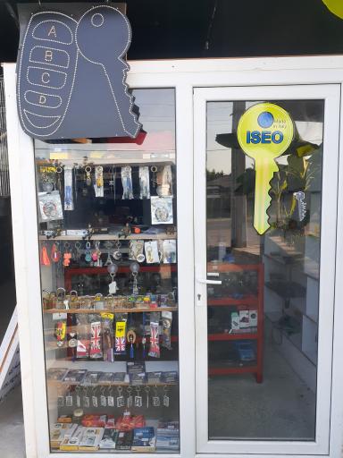 عکس کلید سازی برادران حقیقی