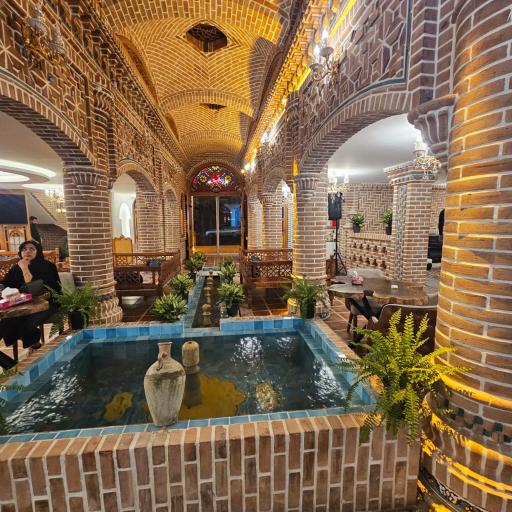 عکس رستوران خانه پدری