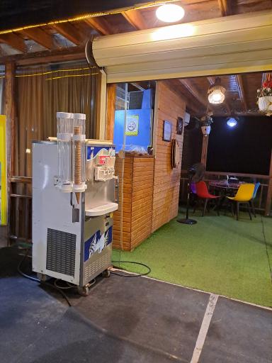 عکس کافه بستنی کوهستان