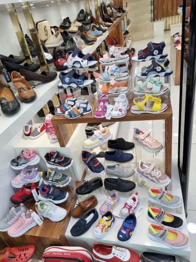 عکس فروشگاه کیف و کفش فلاورز 