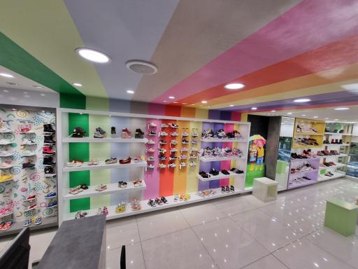 عکس فروشگاه کیف و کفش فلاورز 