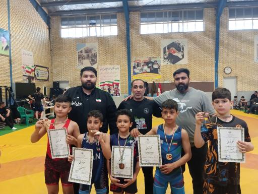 عکس سالن کشتی آزاد شهیدان نصیری 