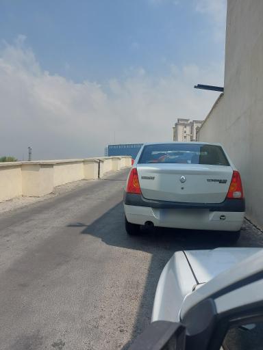 عکس پارکینگ طبقاتی تعمیرگاه