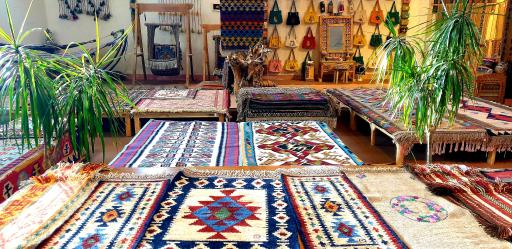 عکس نمایشگاه دائمی فرش دستبافت و صنایع دستی بفرا 