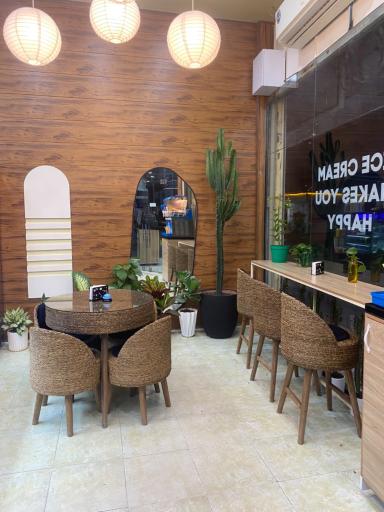 عکس کافه بستنی استلا