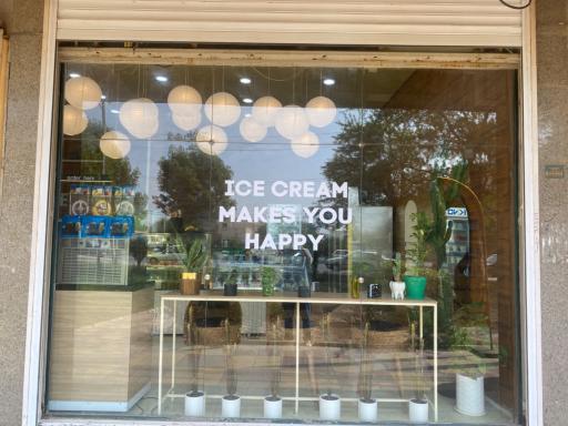 عکس کافه بستنی استلا