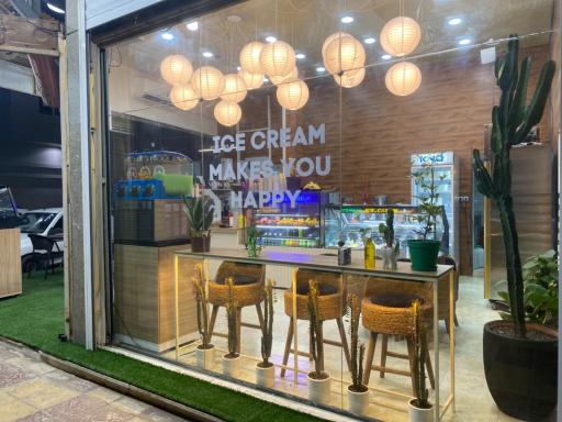 عکس کافه بستنی استلا