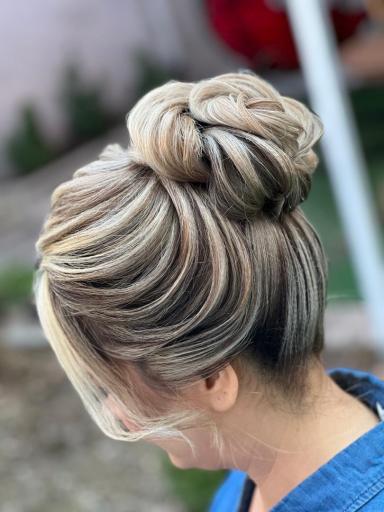 عکس سالن زیبایی کاملیا زارعی