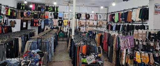 عکس ارزانسرای باران پوشاک پرویزی