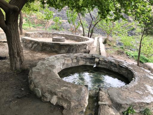 عکس چشمه گفتگو