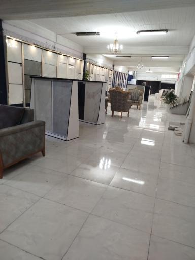 عکس هایپر ساختمان و مبلمان فونیکس 