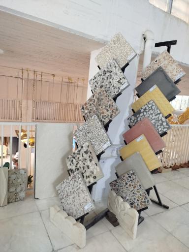 عکس هایپر ساختمان و مبلمان فونیکس 