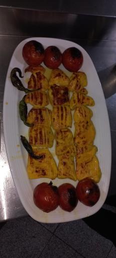 عکس تهیه غذای ریحون سبز