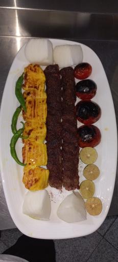 عکس تهیه غذای ریحون سبز