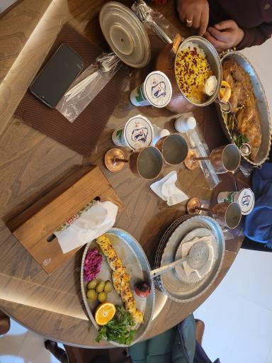 عکس رستوران سنتی سردار خان