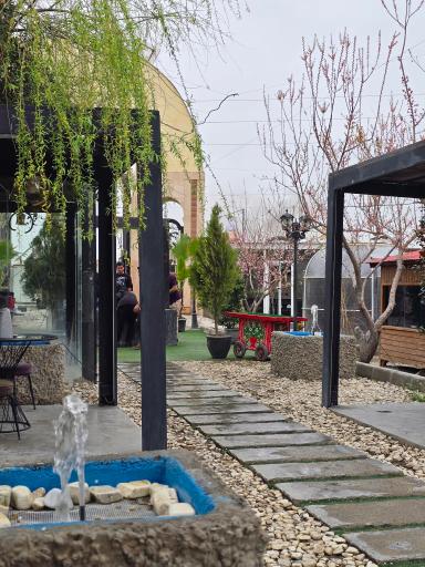 عکس باغ رستوران آیلند