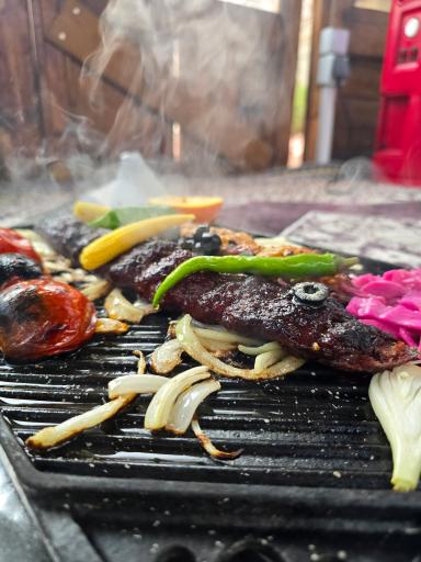 عکس باغ رستوران آیلند