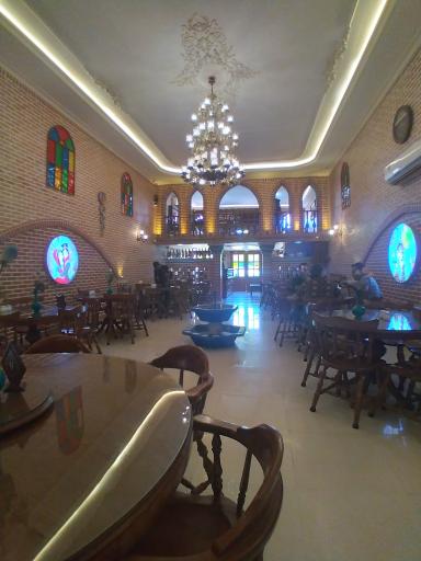 عکس رستوران سنتی سردار خان