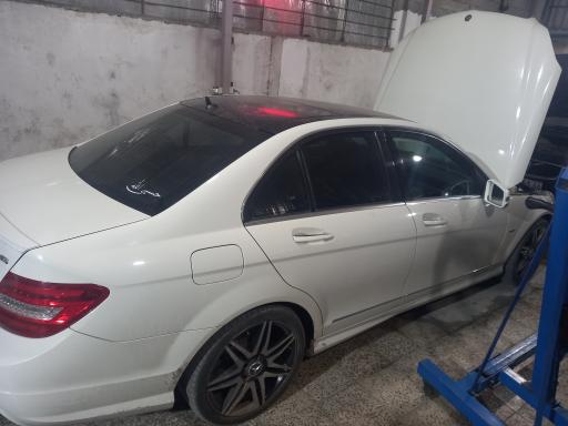 عکس تعمیرگاه تخصصی بنز و بی ام و راهب