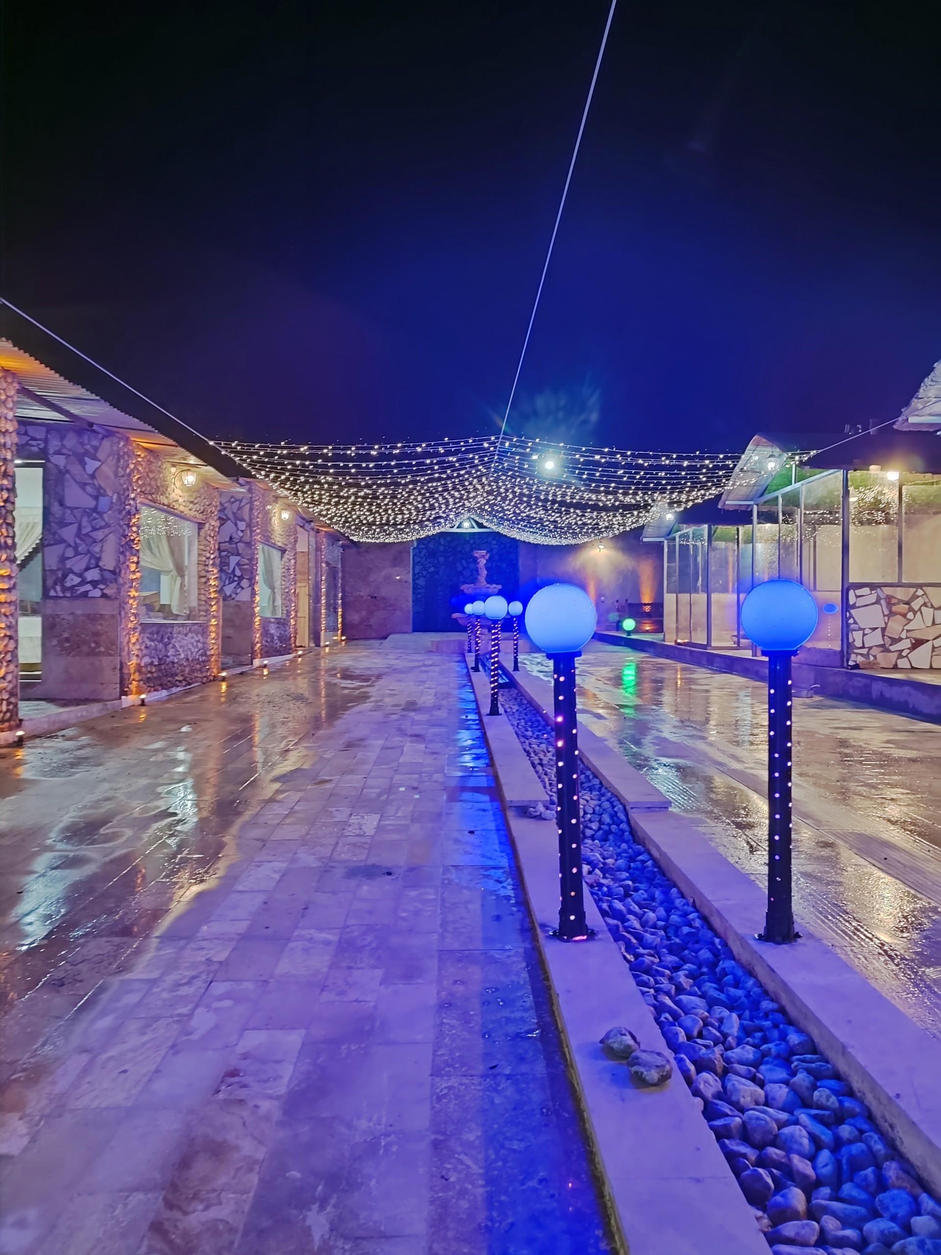 عکس سرای سنتی باغ بهشت