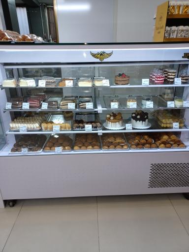 عکس کارگاه قنادی خانوم طلا