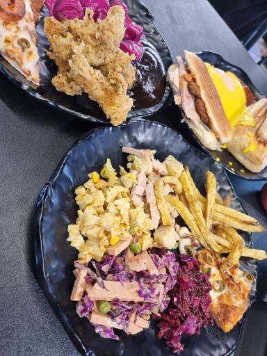 عکس فست فود هانتر