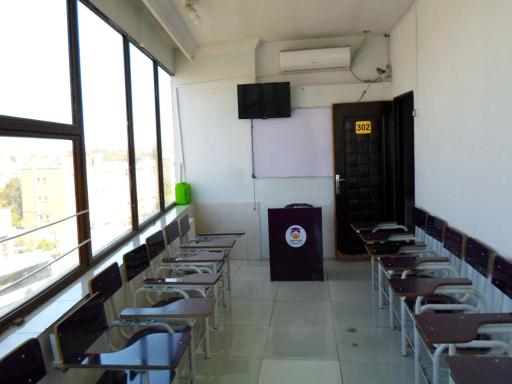 عکس کالج زبان هزاره سوم