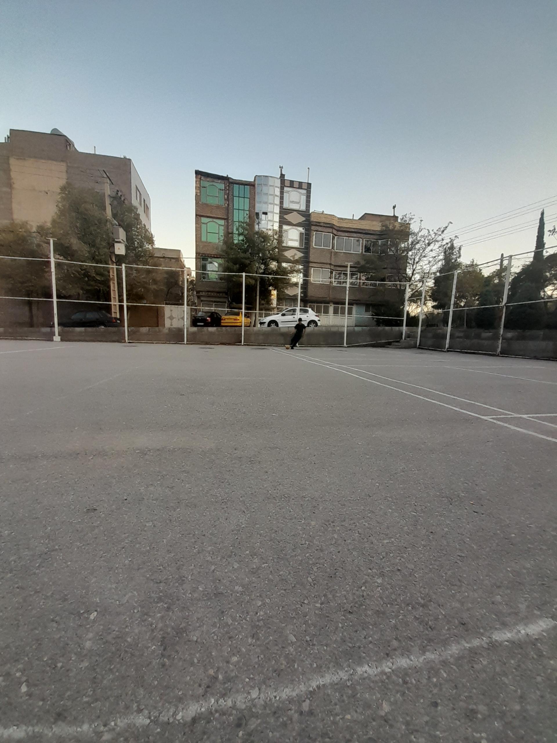 عکس زمین ورزشی فکوری 